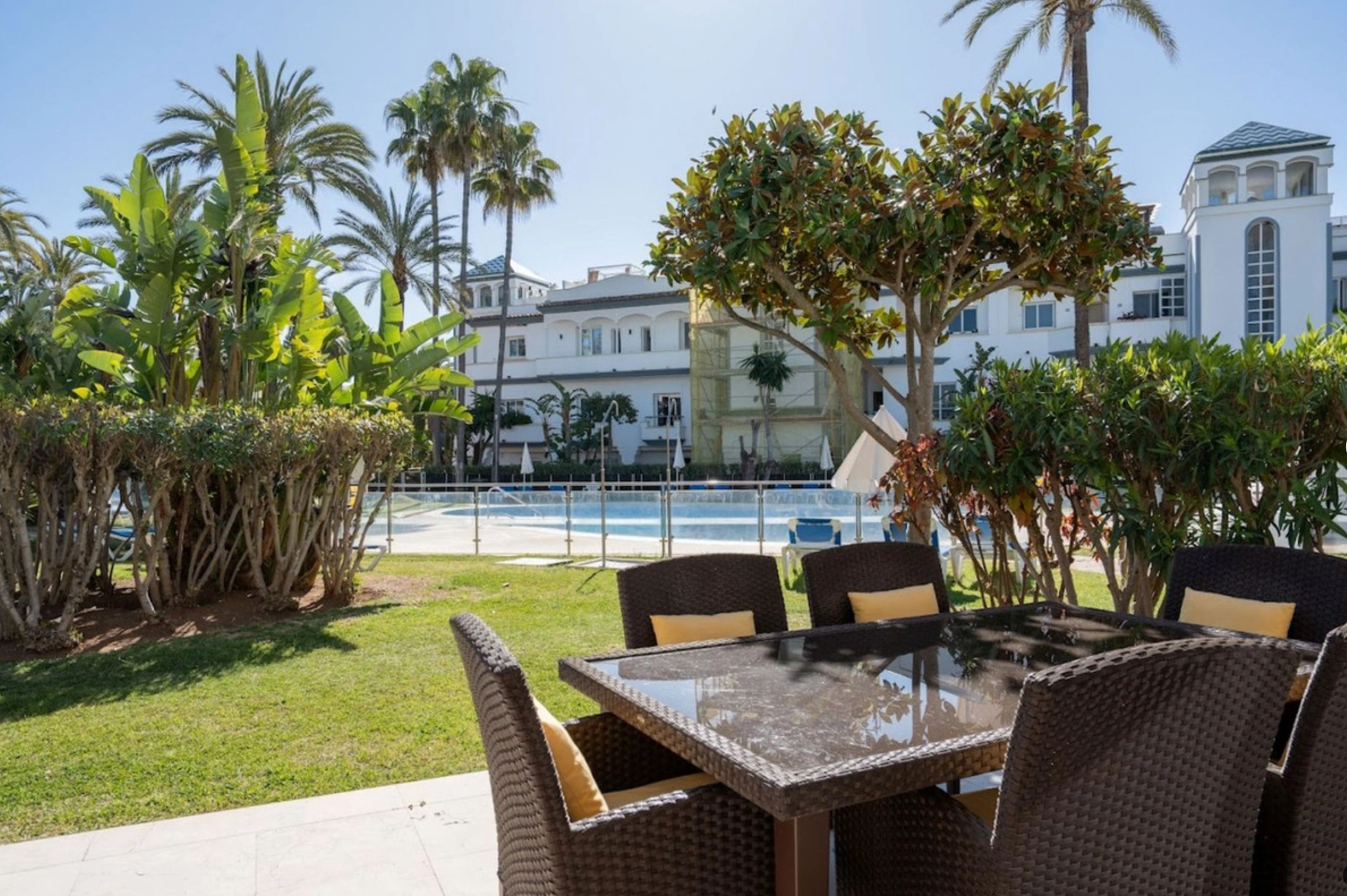 Town House for sale in Beach Side New Golden Mile, Estepona East