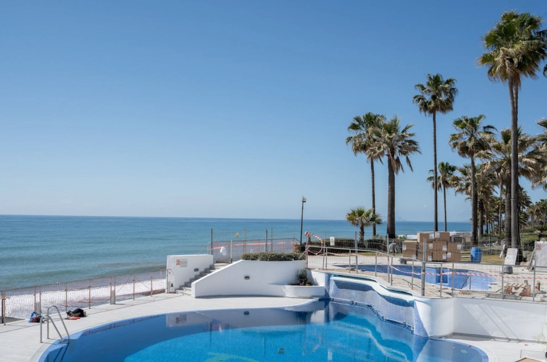 Town House for sale in Beach Side New Golden Mile, Estepona East