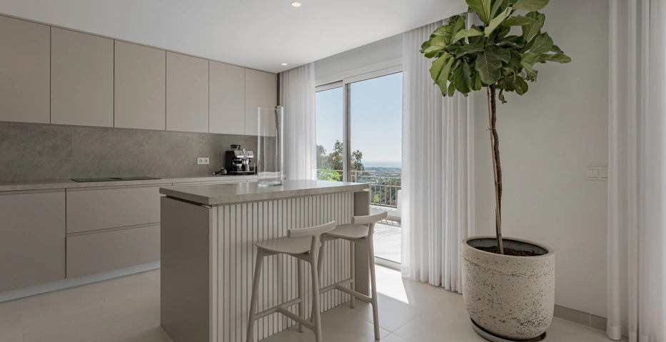 Impresionante Ático Dúplex con Piscina Privada y Vistas Espectaculares – La Quinta, Benahavís