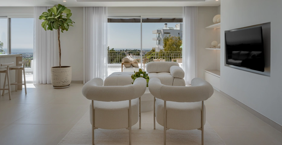 Impresionante Ático Dúplex con Piscina Privada y Vistas Espectaculares – La Quinta, Benahavís