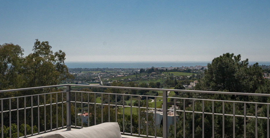 Impresionante Ático Dúplex con Piscina Privada y Vistas Espectaculares – La Quinta, Benahavís