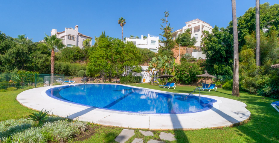 Impresionante Ático Dúplex con Piscina Privada y Vistas Espectaculares – La Quinta, Benahavís