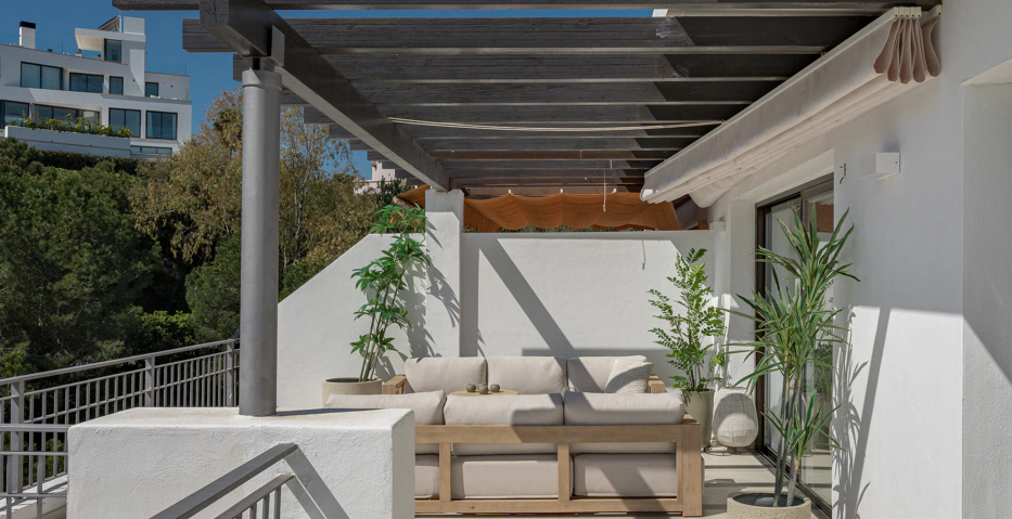 Impresionante Ático Dúplex con Piscina Privada y Vistas Espectaculares – La Quinta, Benahavís