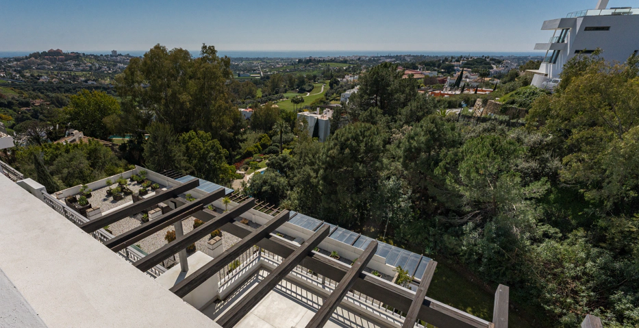 Impresionante Ático Dúplex con Piscina Privada y Vistas Espectaculares – La Quinta, Benahavís