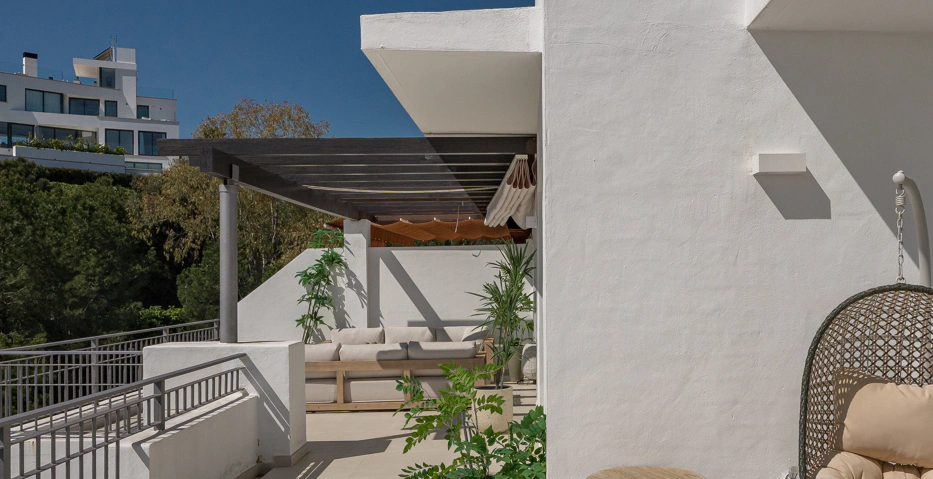 Impresionante Ático Dúplex con Piscina Privada y Vistas Espectaculares – La Quinta, Benahavís