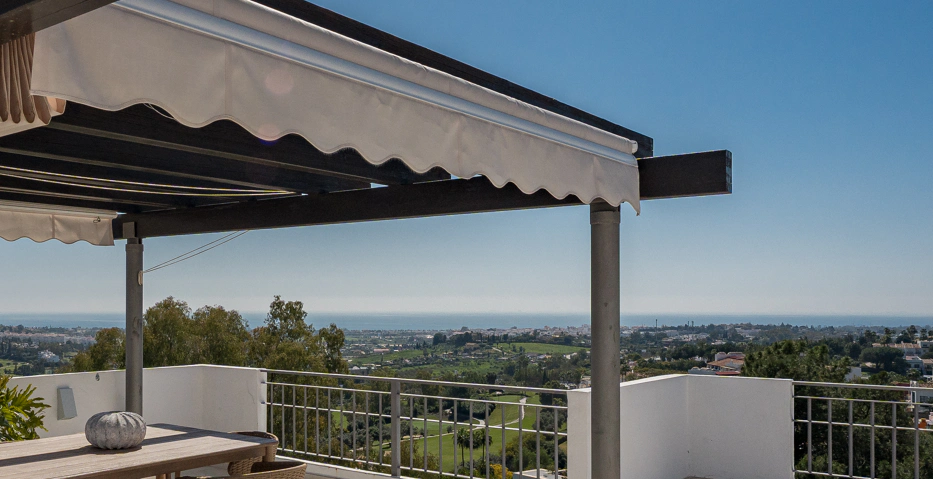 Impresionante Ático Dúplex con Piscina Privada y Vistas Espectaculares – La Quinta, Benahavís