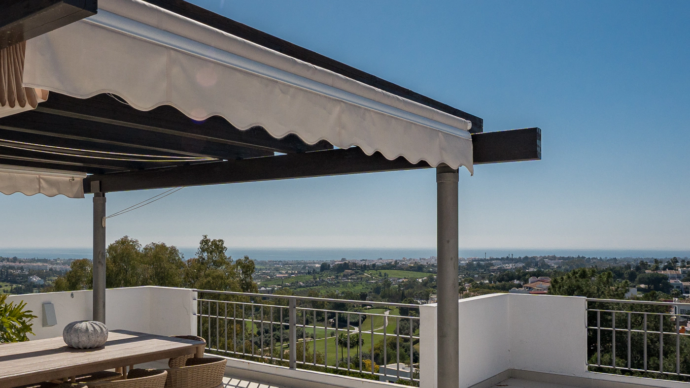 Duplex Penthouse for sale in La Quinta, Benahavis