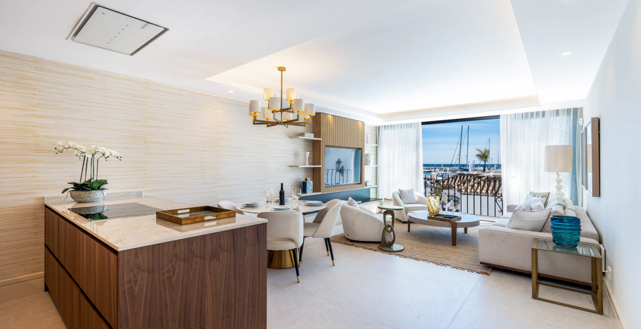 Elegancia en Primera Línea de Puerto Banús
