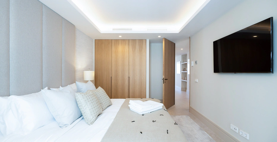 Elegancia en Primera Línea de Puerto Banús