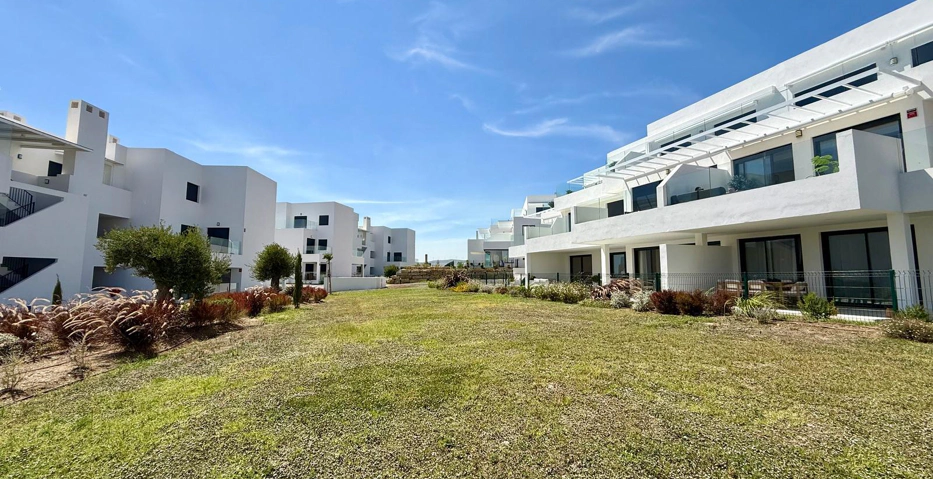 Descubra la casa de sus sueños: Lujoso apartamento a estrenar en Casares Costa