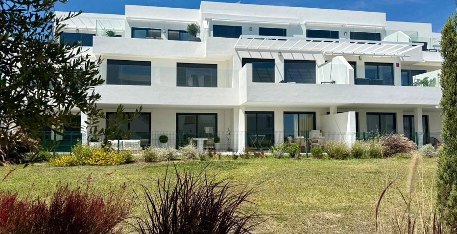 Descubra la casa de sus sueños: Lujoso apartamento a estrenar en Casares Costa