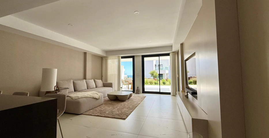 Descubra la casa de sus sueños: Lujoso apartamento a estrenar en Casares Costa