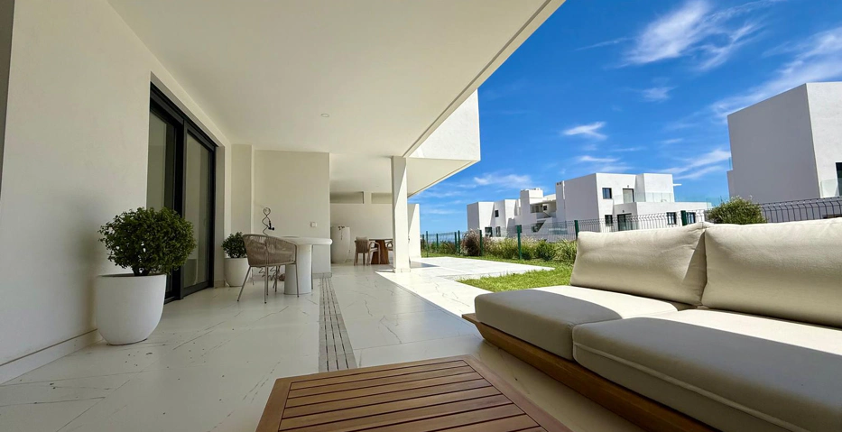 Descubra la casa de sus sueños: Lujoso apartamento a estrenar en Casares Costa