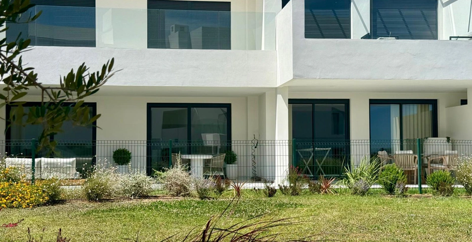 Descubra la casa de sus sueños: Lujoso apartamento a estrenar en Casares Costa