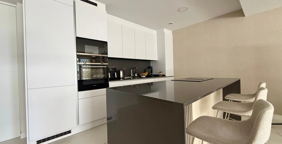 Descubra la casa de sus sueños: Lujoso apartamento a estrenar en Casares Costa