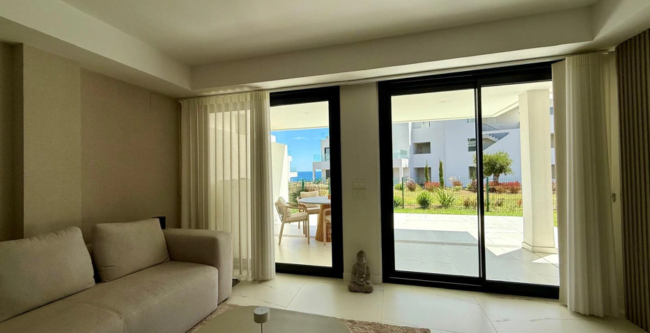 Descubra la casa de sus sueños: Lujoso apartamento a estrenar en Casares Costa