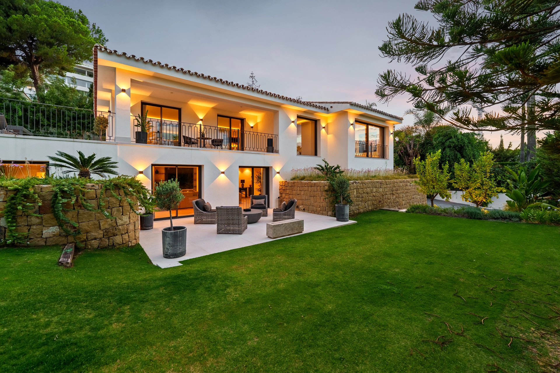 Villa en venta en Nueva Andalucia, Marbella