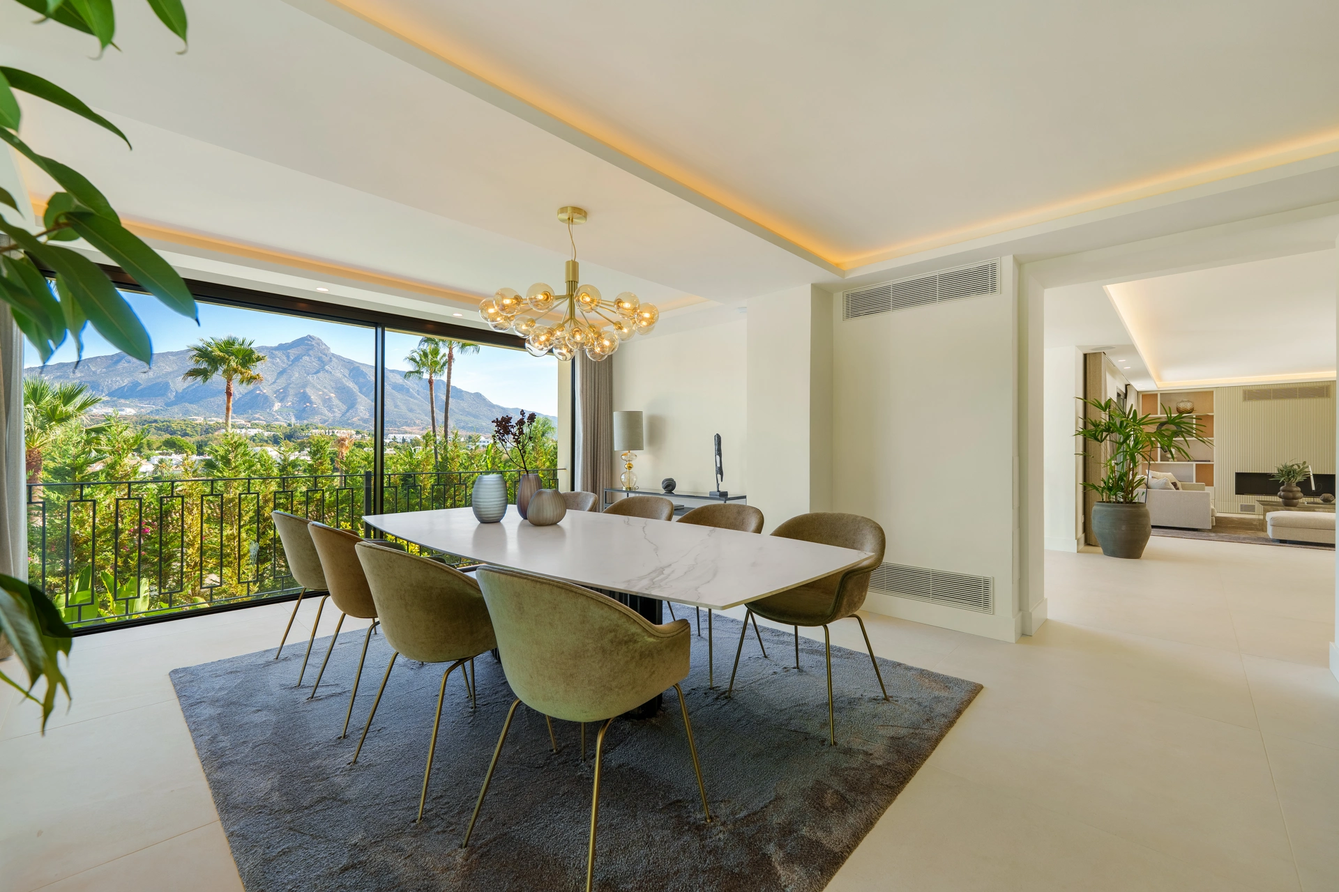Villa en venta en Nueva Andalucia, Marbella