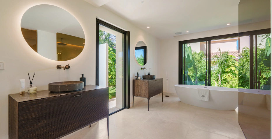 Tu Oasis Privado de Lujo Escandinavo en Las Brisas