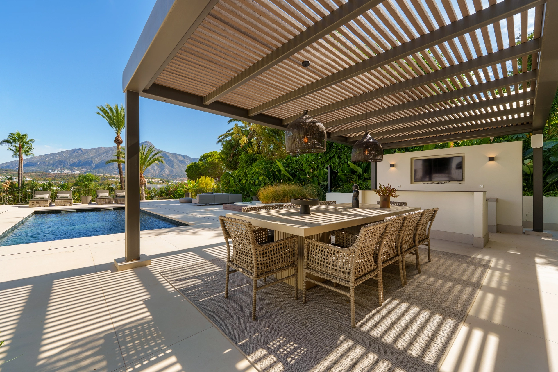Villa en venta en Nueva Andalucia, Marbella