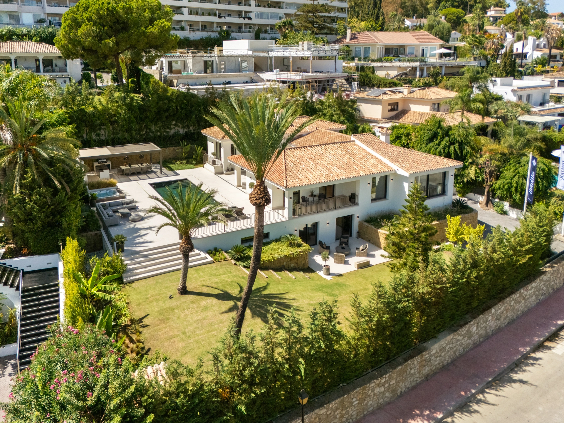 Villa en venta en Nueva Andalucia, Marbella