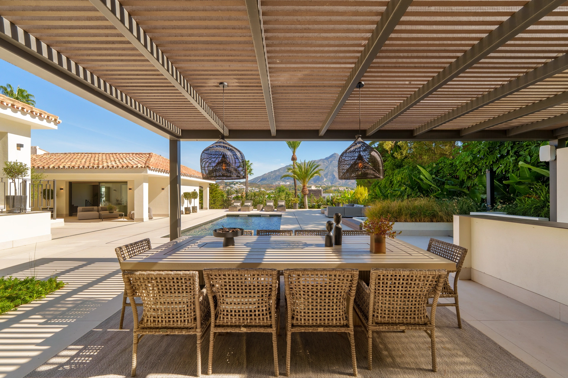 Villa en venta en Nueva Andalucia, Marbella
