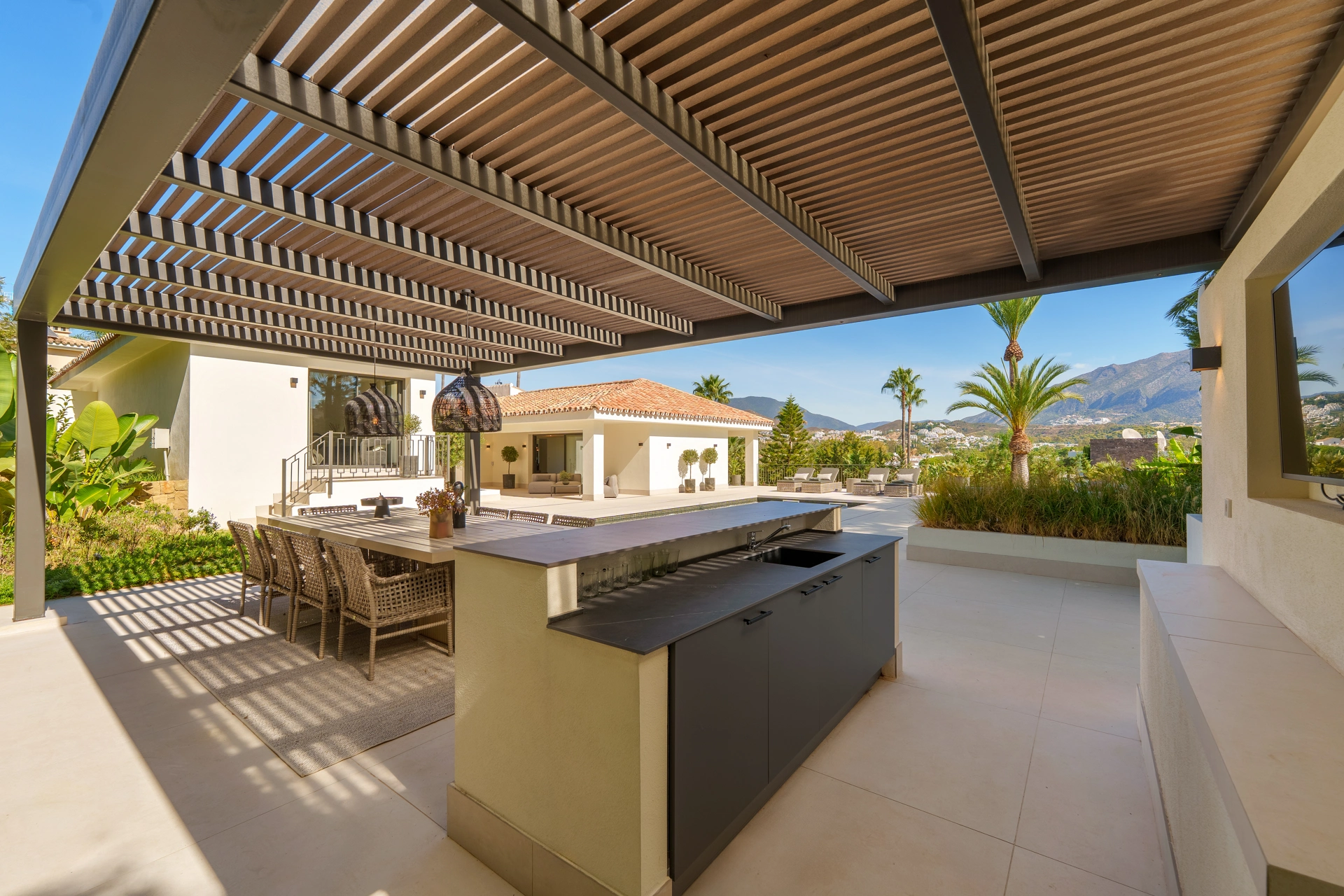 Villa en venta en Nueva Andalucia, Marbella