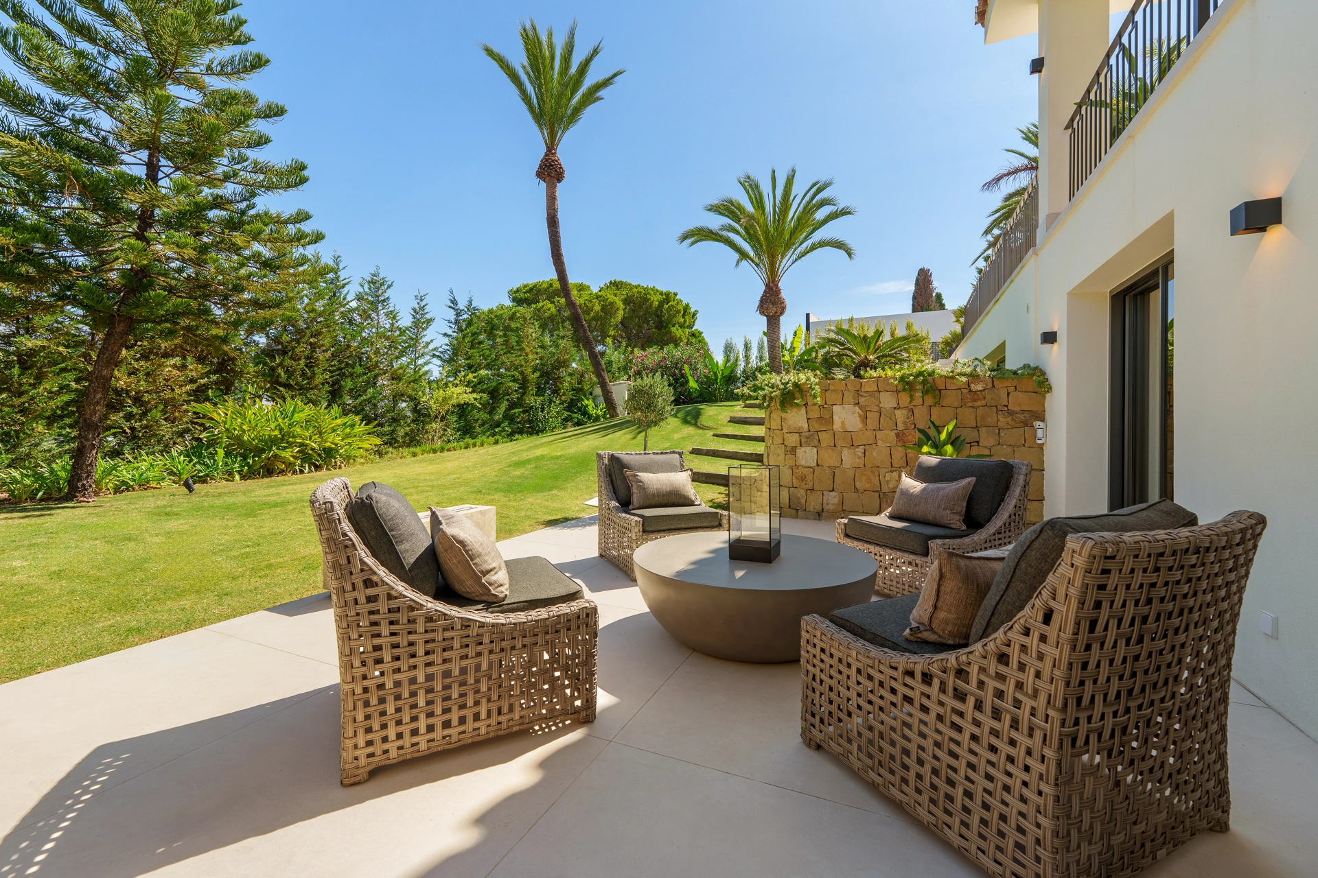 Villa en venta en Nueva Andalucia, Marbella