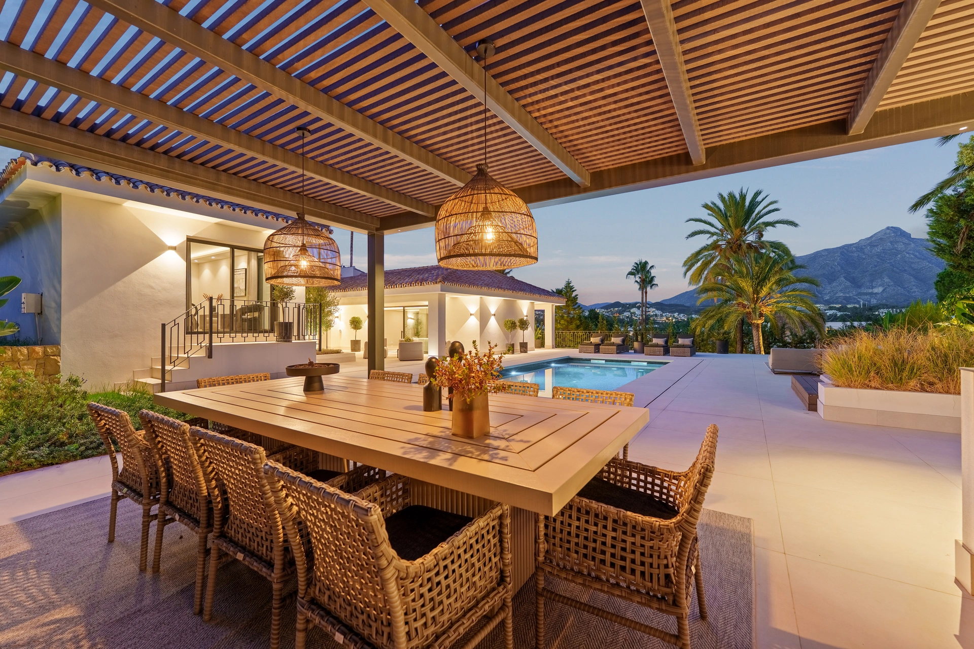 Villa en venta en Nueva Andalucia, Marbella