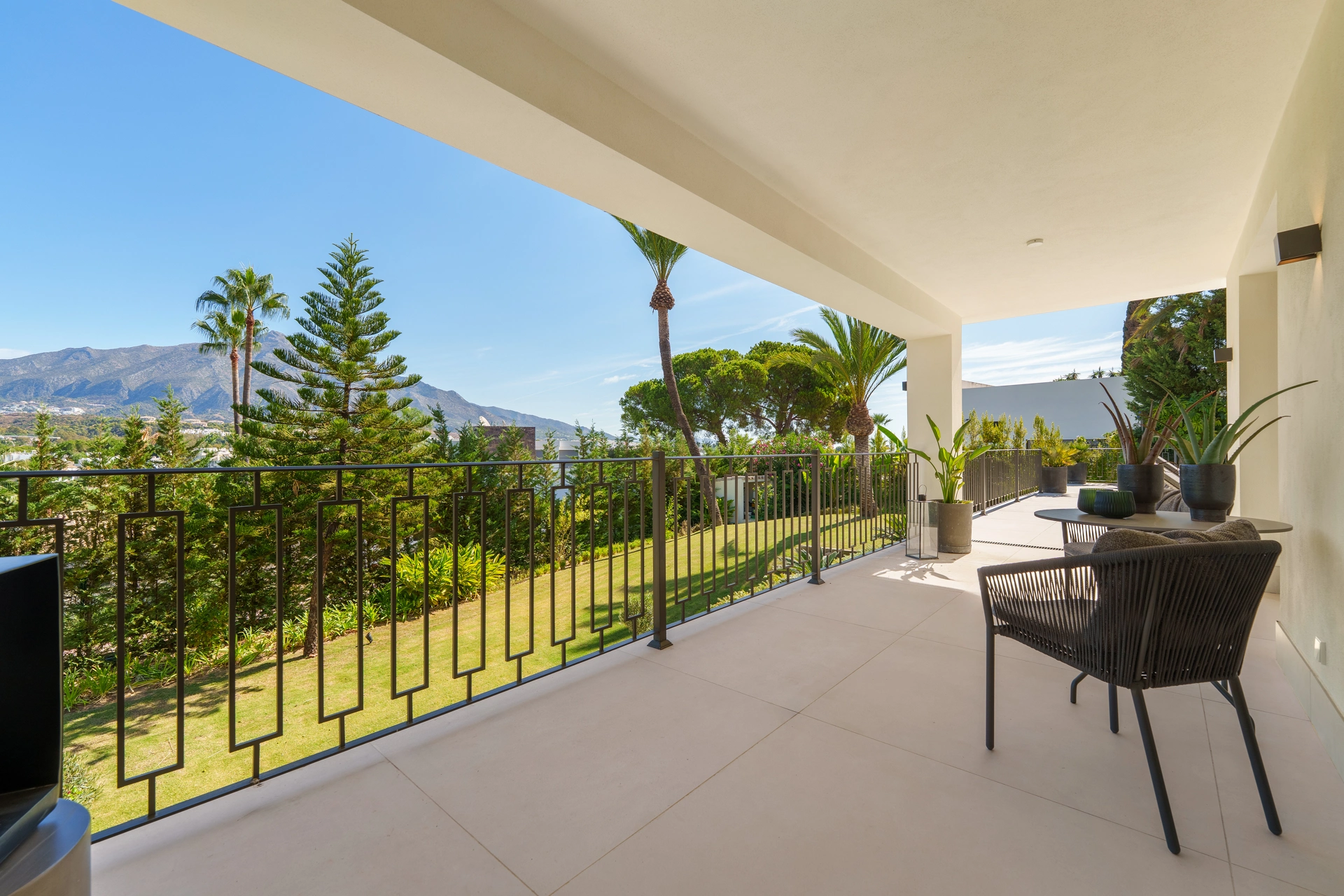 Villa en venta en Nueva Andalucia, Marbella