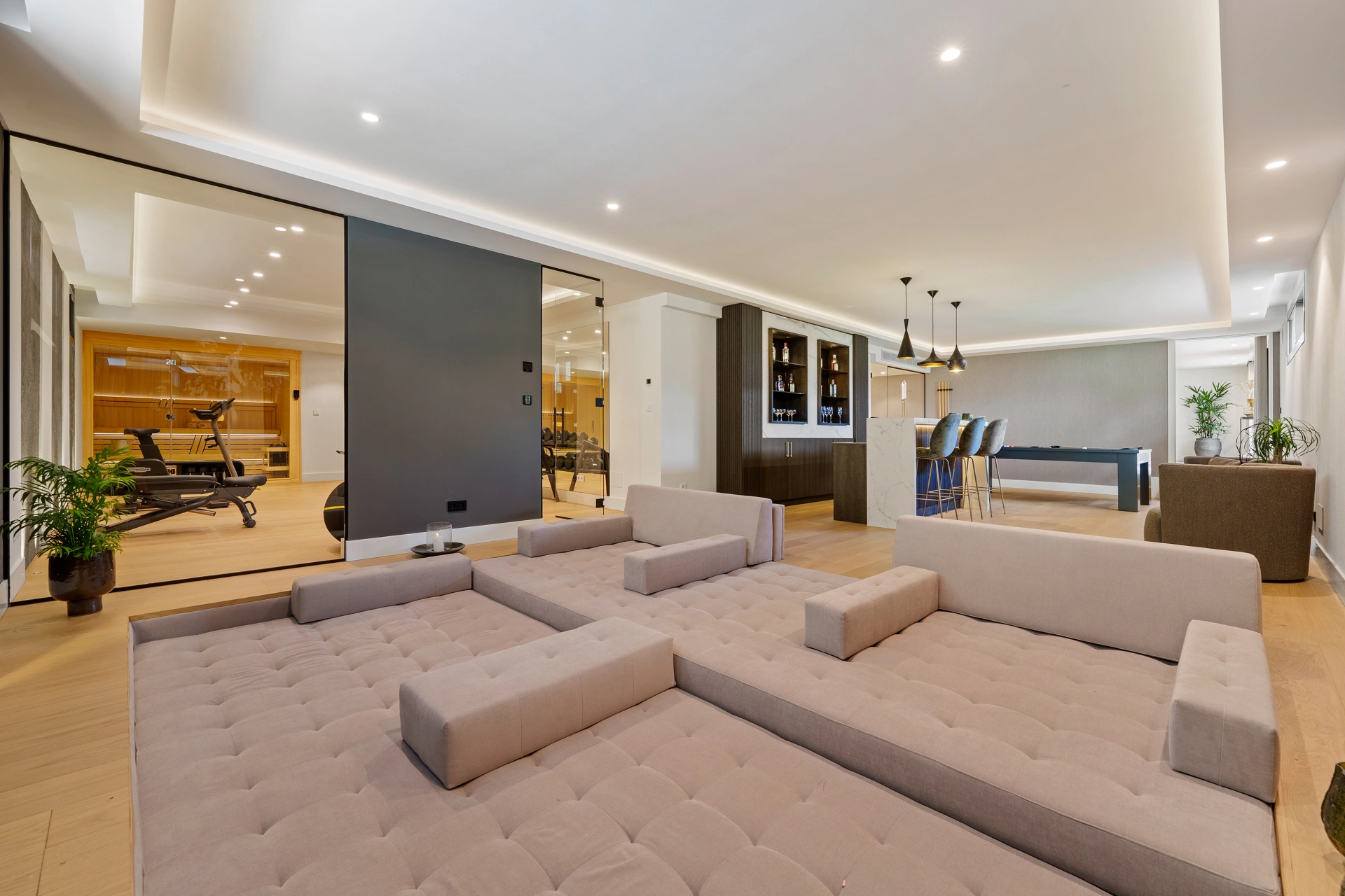 Villa en venta en Nueva Andalucia, Marbella