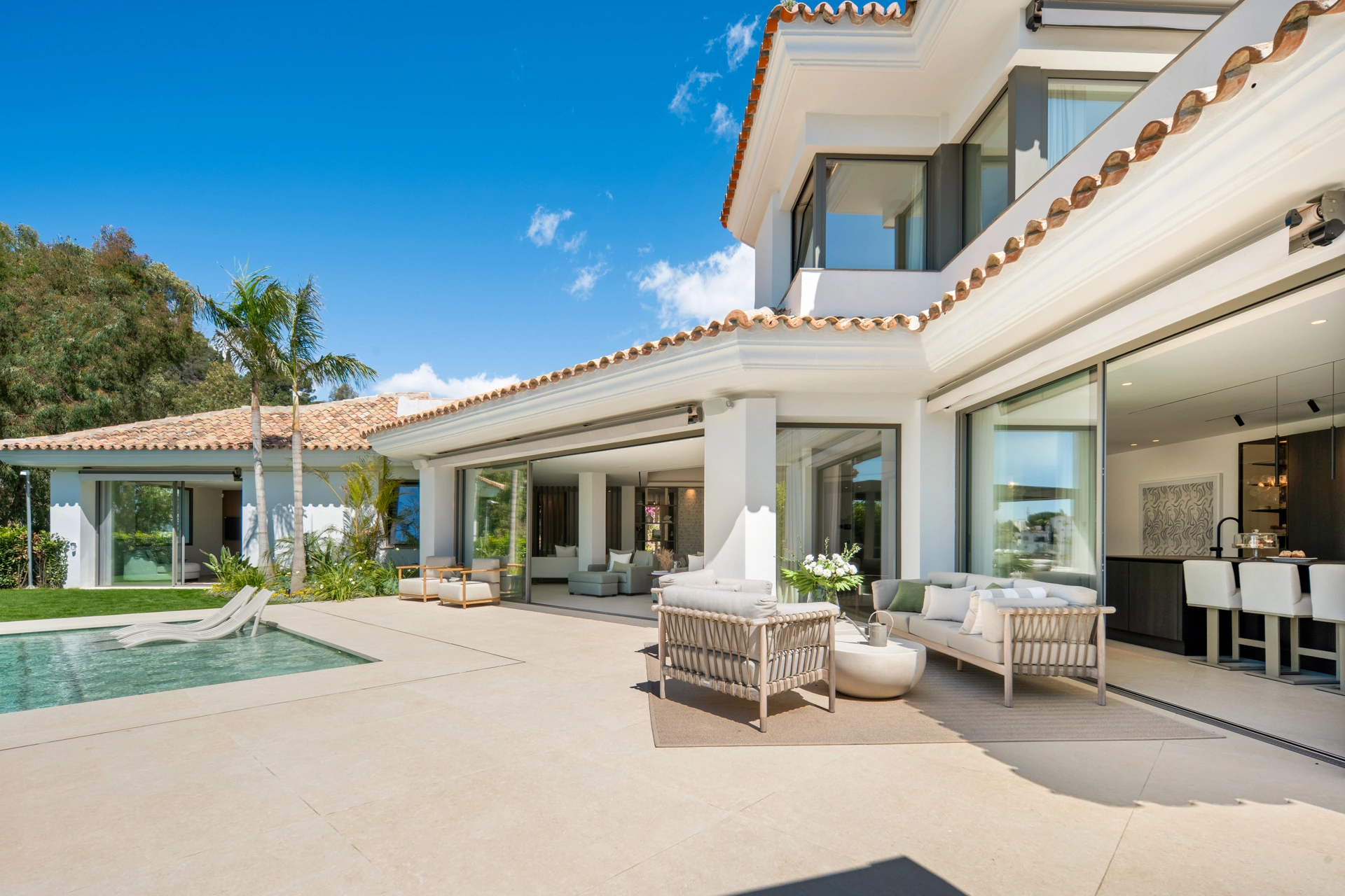 Villa en venta en El Herrojo, Benahavis