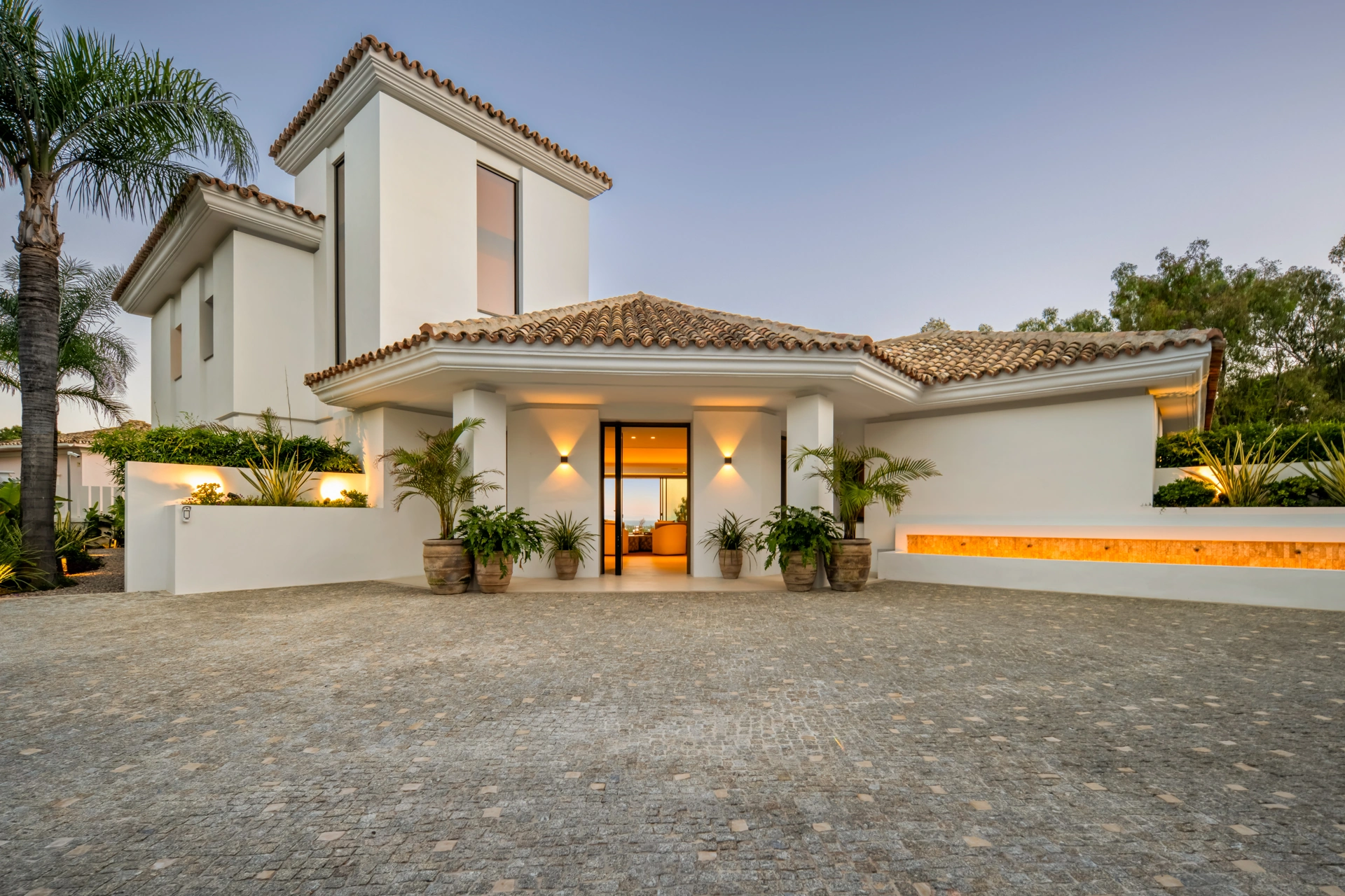 Villa en venta en El Herrojo, Benahavis