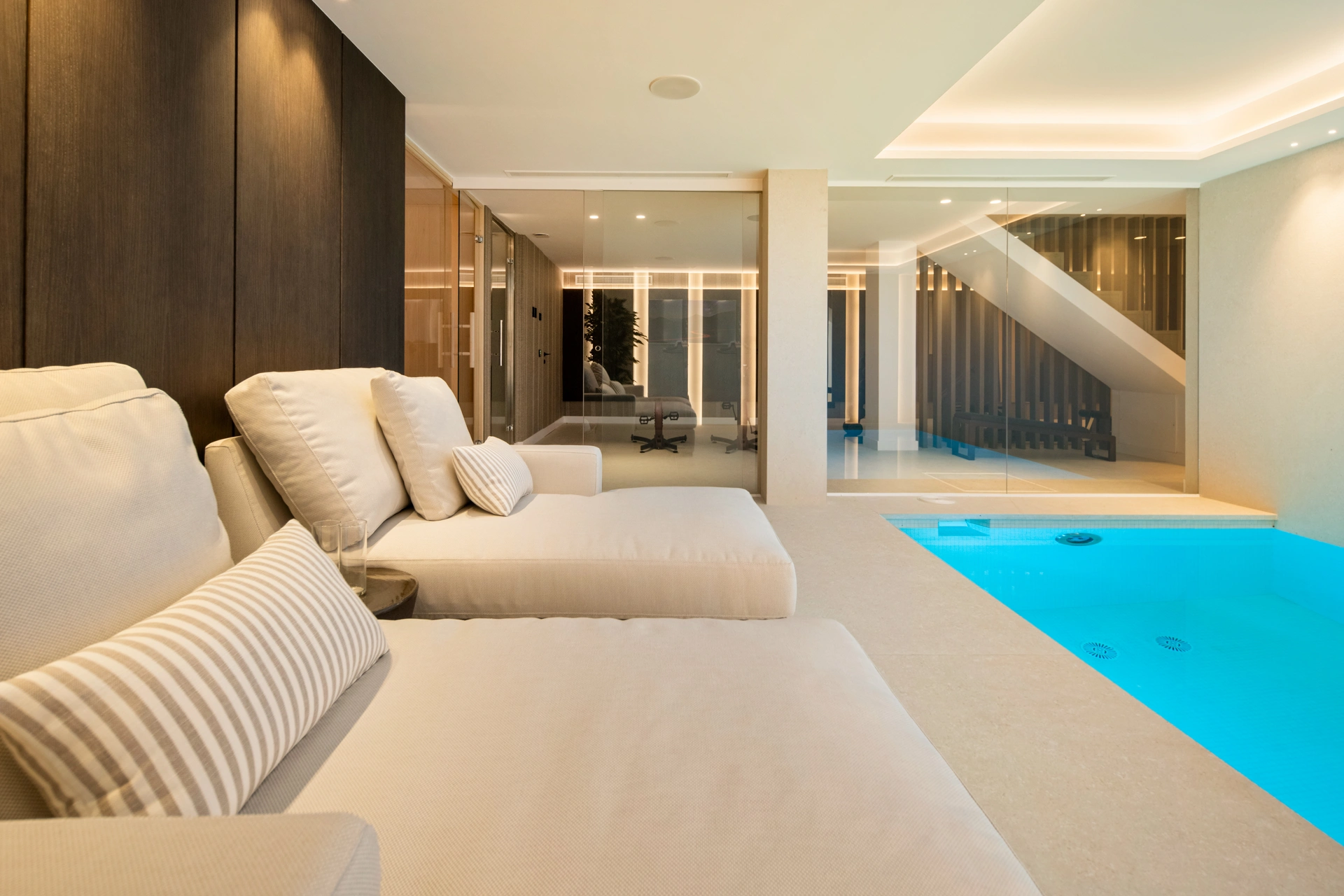 Villa en venta en El Herrojo, Benahavis