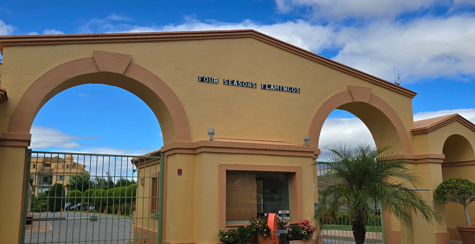 Vivir en Planta Baja con Jardín Privado en Los Flamingos