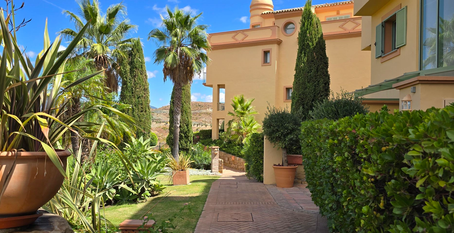 Vivir en Planta Baja con Jardín Privado en Los Flamingos
