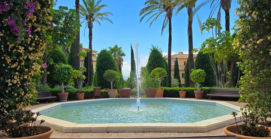Vivir en Planta Baja con Jardín Privado en Los Flamingos