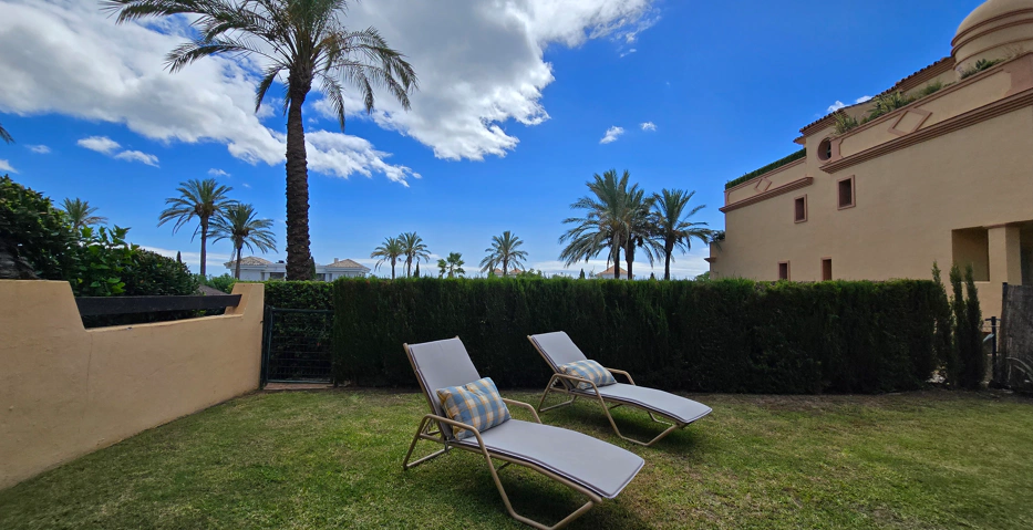 Vivir en Planta Baja con Jardín Privado en Los Flamingos
