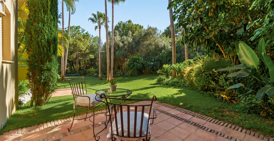Impresionante Villa Andaluza en Lomas de Marbella Club