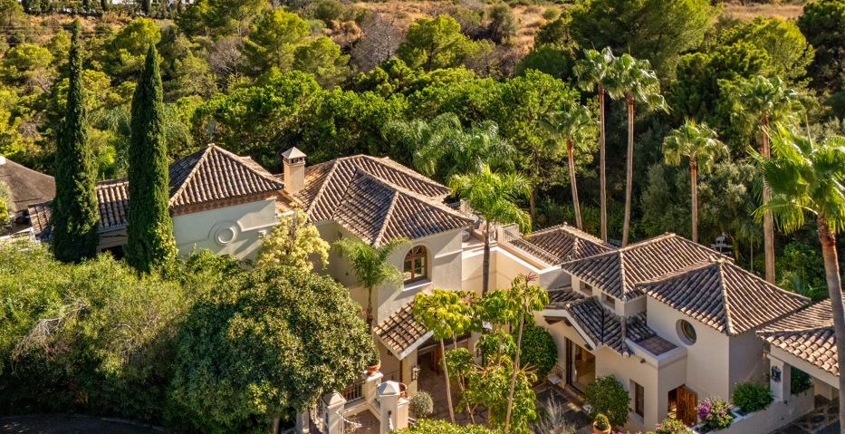 Impresionante Villa Andaluza en Lomas de Marbella Club