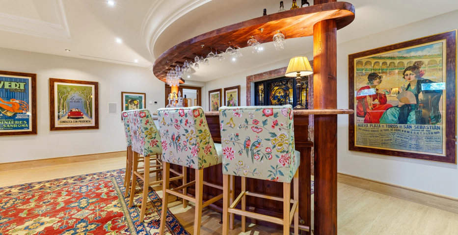 Impresionante Villa Andaluza en Lomas de Marbella Club