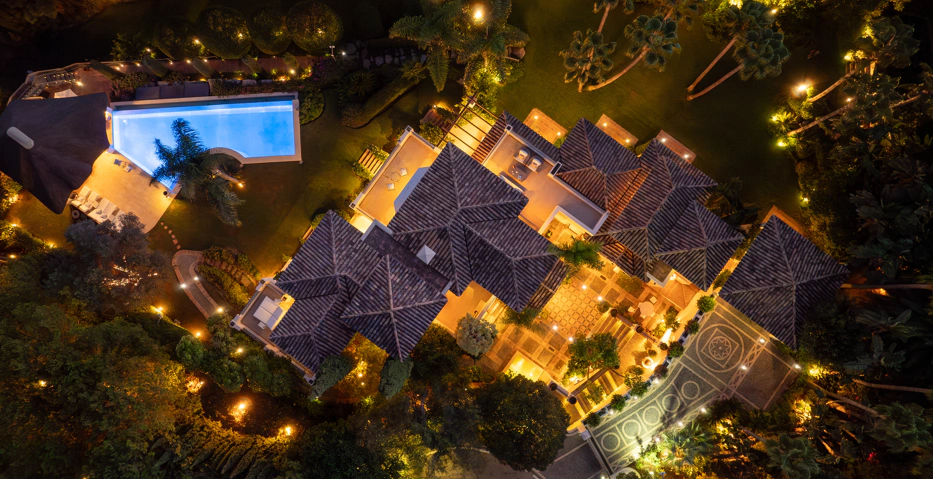 Impresionante Villa Andaluza en Lomas de Marbella Club