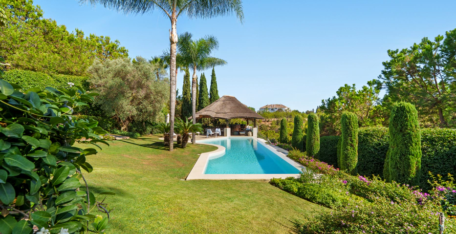 Impresionante Villa Andaluza en Lomas de Marbella Club