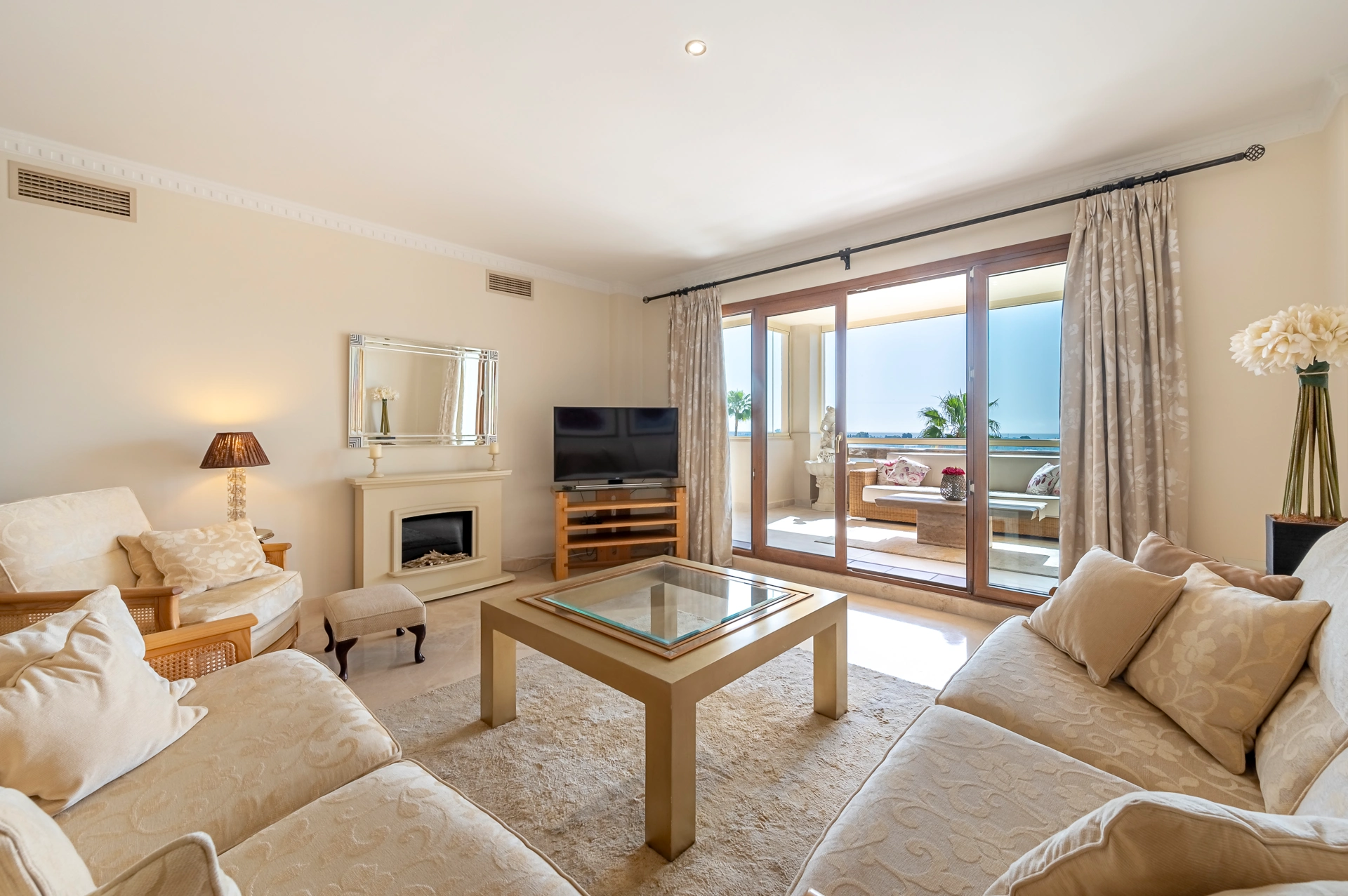 Apartment for sale in Benavista, Estepona East