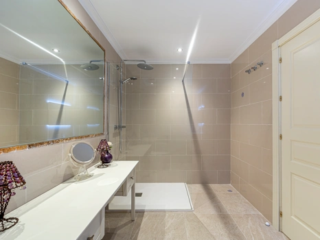 Exclusive Apartment with Views of the Mediterranean Sea, La Concha Mountain and the New Golden Mile