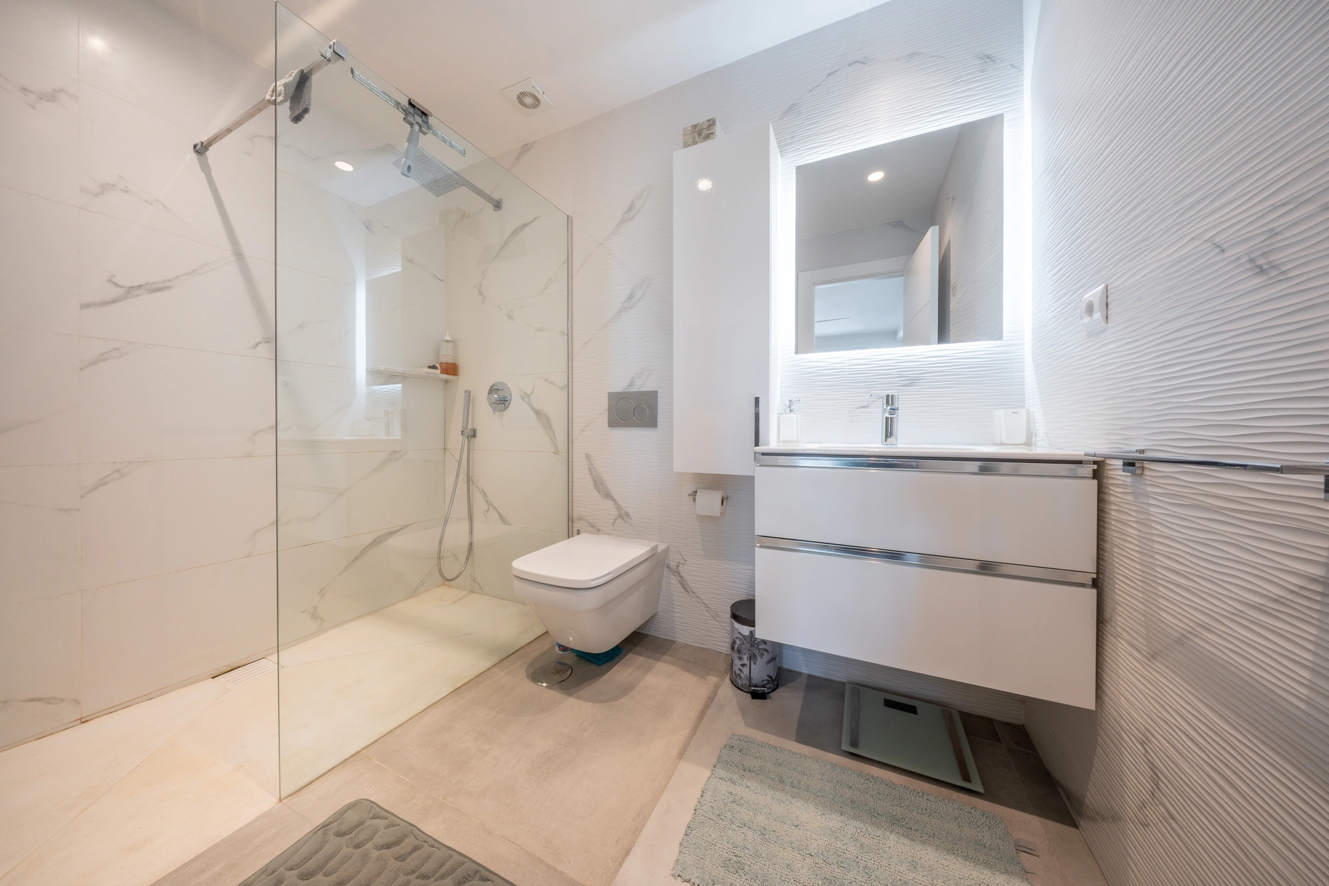 Apartamento en venta en Nueva Andalucia, Marbella