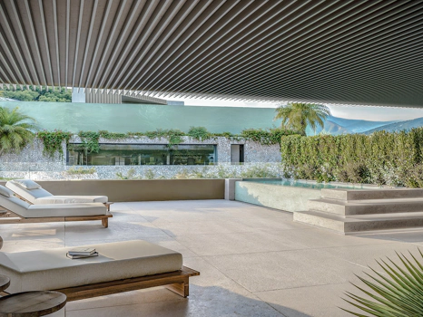Luxury Living in the Heart of Estepona