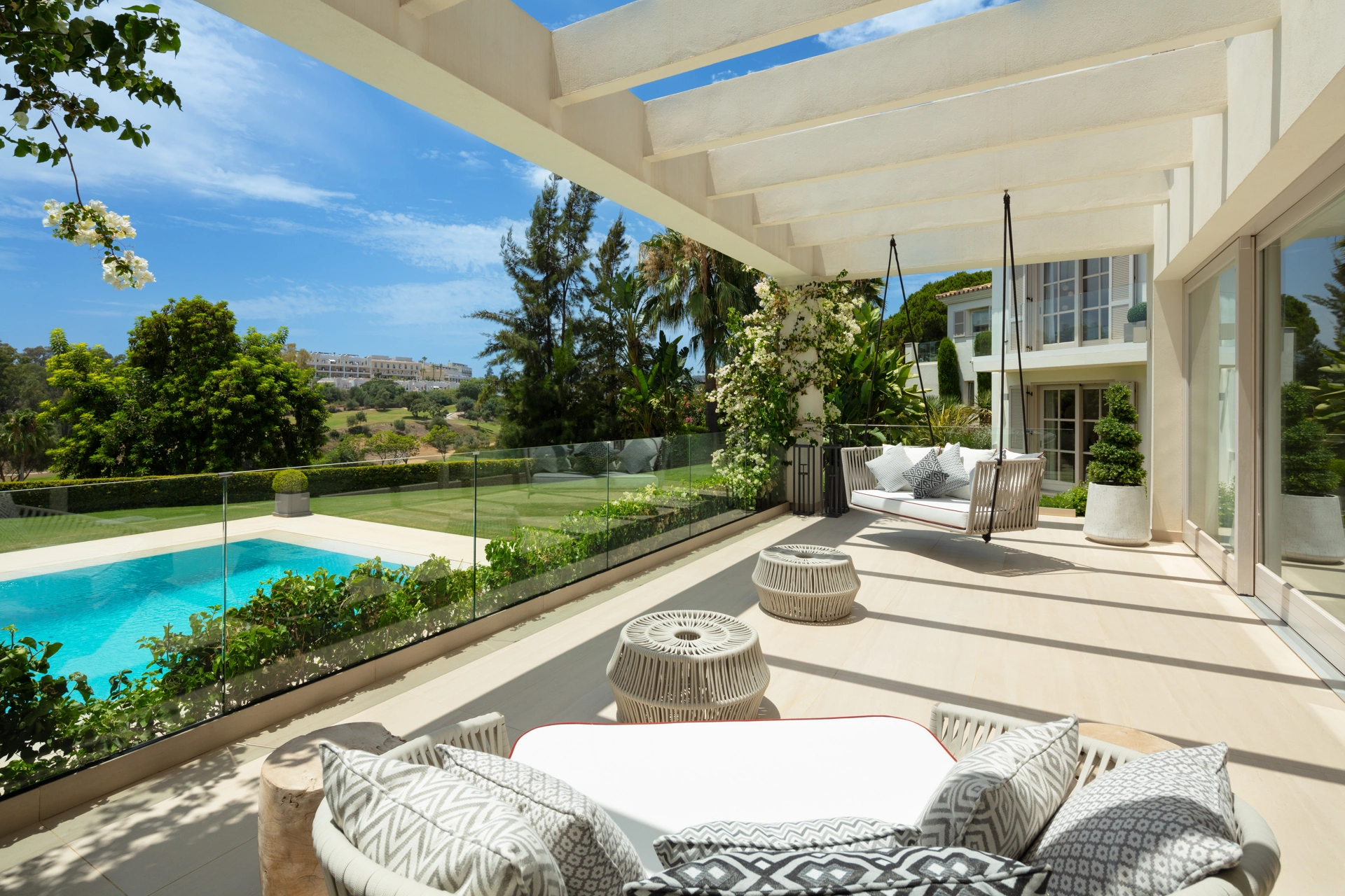 Villa en venta en Nueva Andalucia, Marbella
