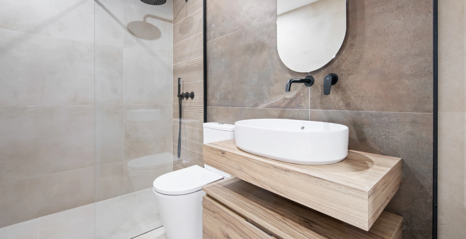 Apartamento de Tres Dormitorios Totalmente Renovado en el Corazón de Nueva Andalucía, Aloha