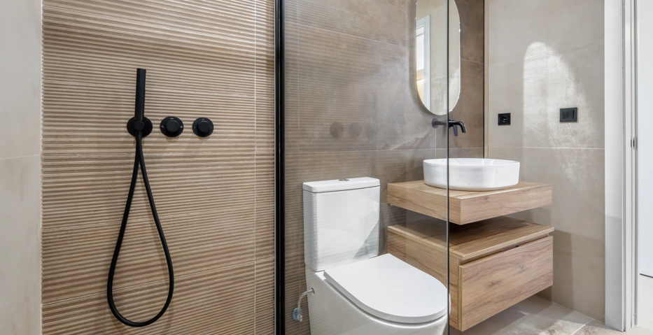 Apartamento de Tres Dormitorios Totalmente Renovado en el Corazón de Nueva Andalucía, Aloha